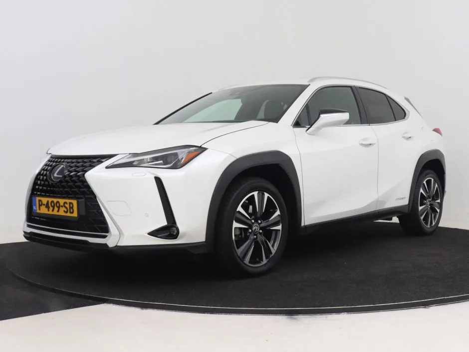 Lexus UX (2022) — foto 1