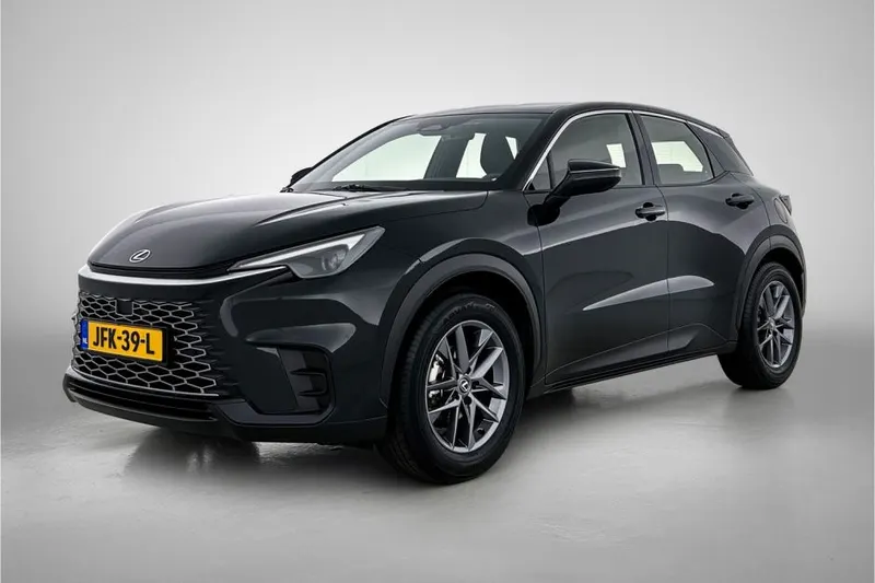 Lexus LBX (2025)