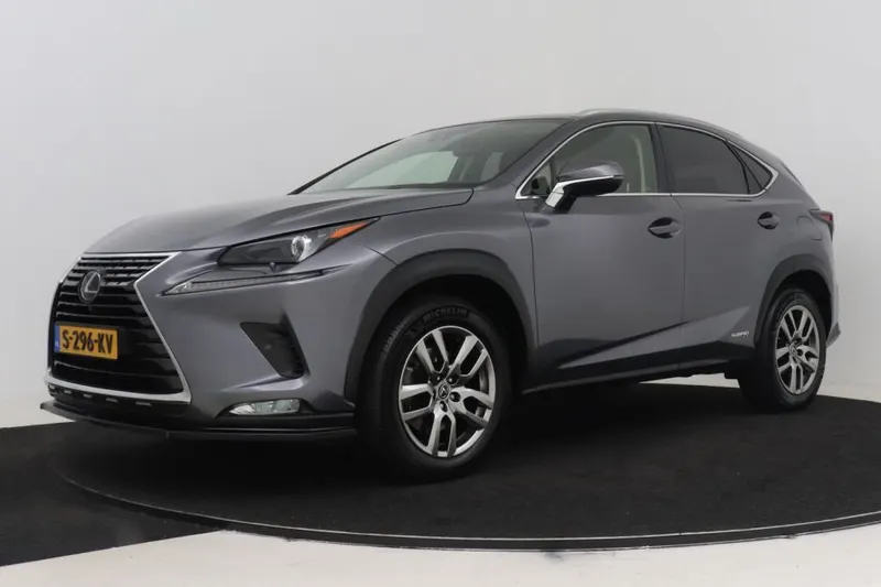 Lexus NX (2020)