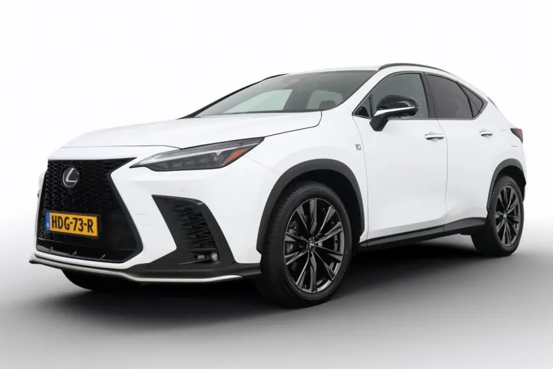 Lexus NX (2025)