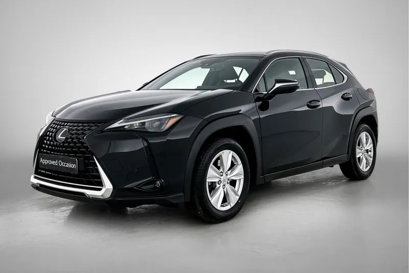 Lexus UX (2024)