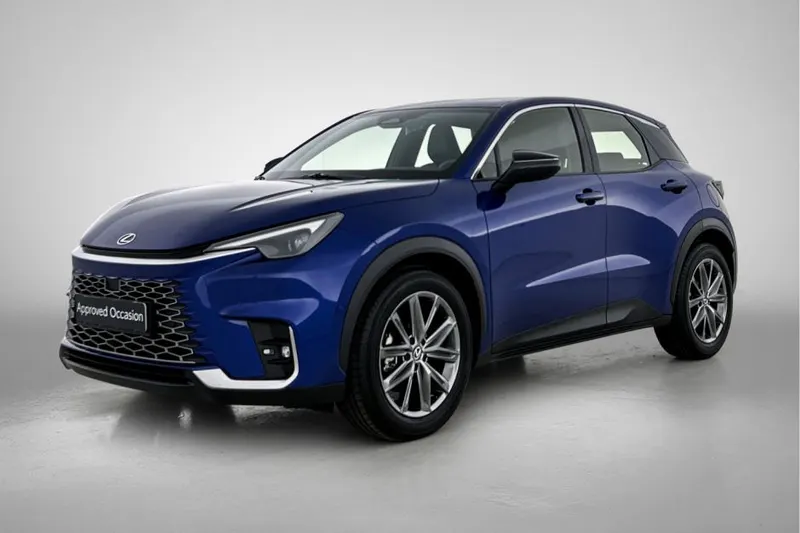 Lexus LBX (2024)