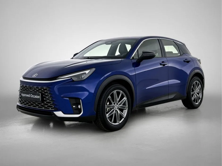 Lexus LBX (2024) — foto 1