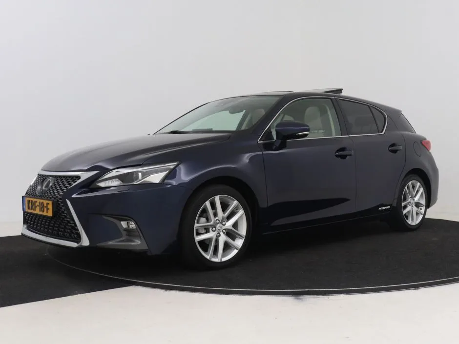Lexus CT (2018) — foto 1