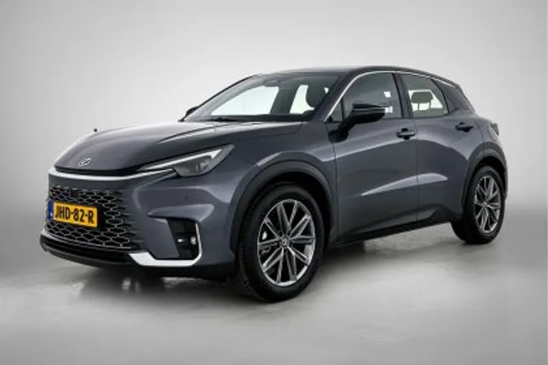 Lexus LBX (2025)