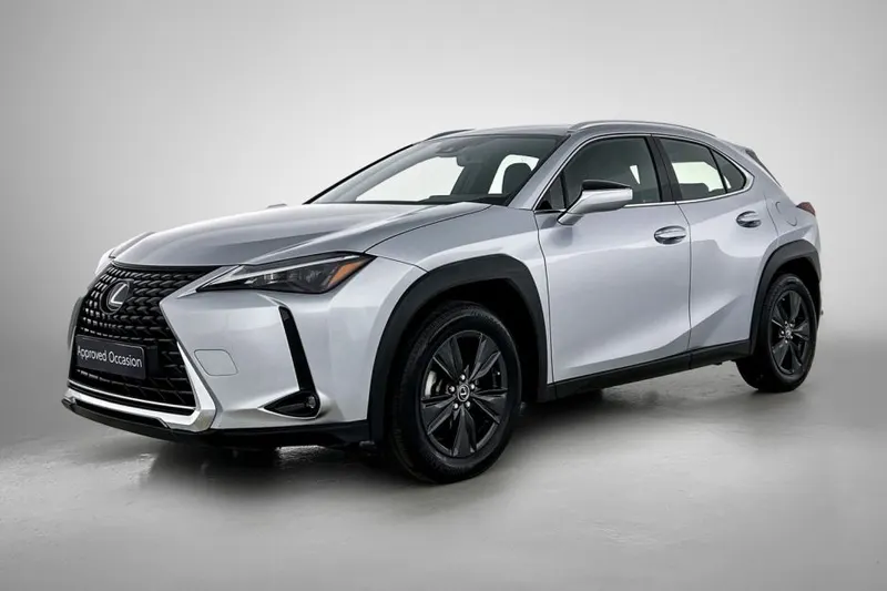 Lexus UX (2024)