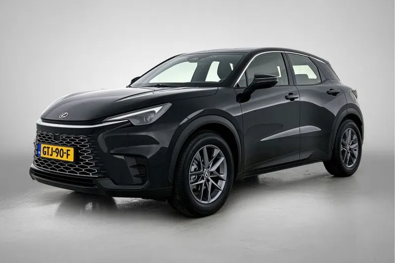 Lexus LBX (2025)