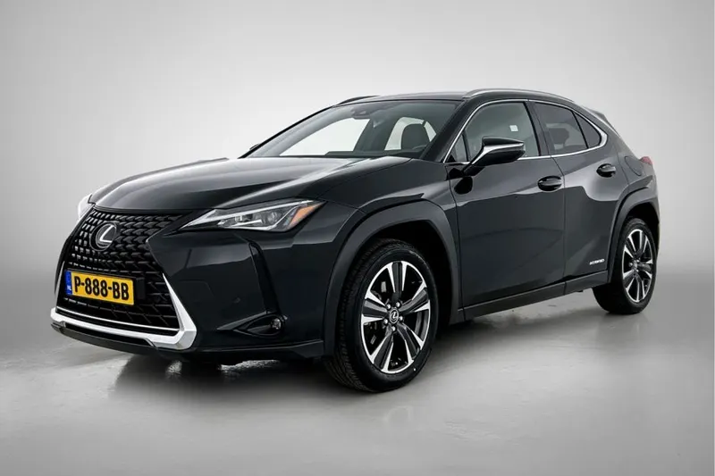 Lexus UX (2022)
