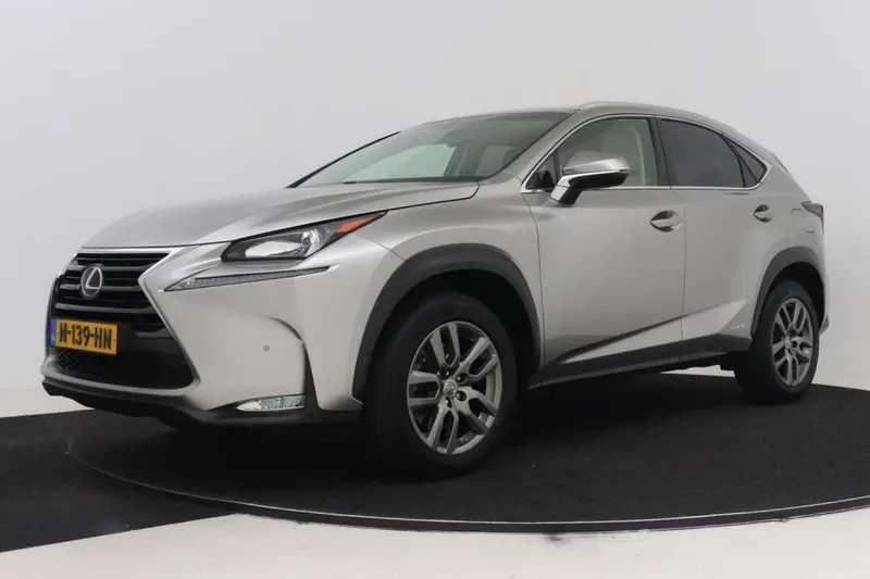 Lexus NX (2016)