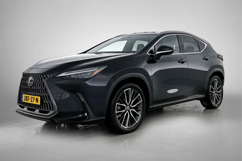 Lexus NX (2022)