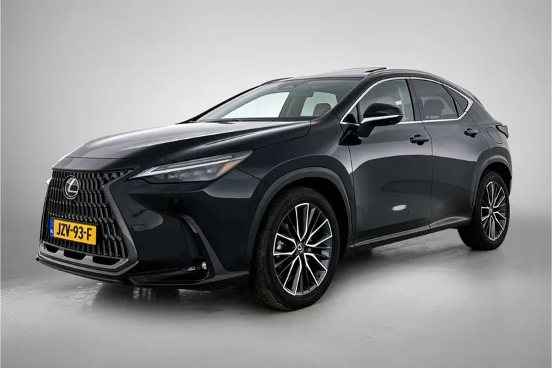 Lexus NX (2022)