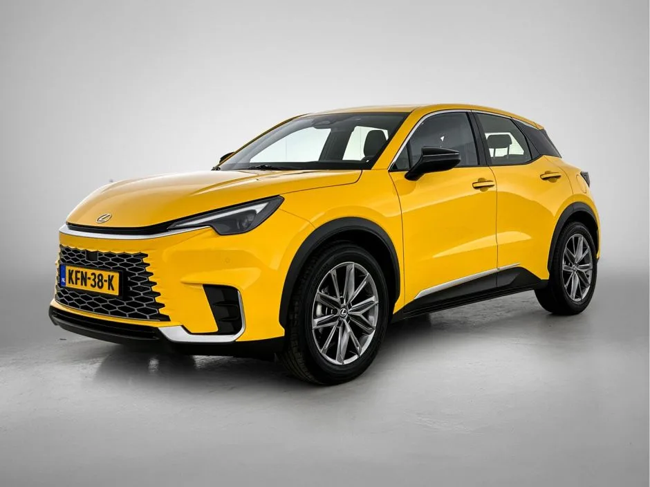 Lexus LBX (2024) — foto 1