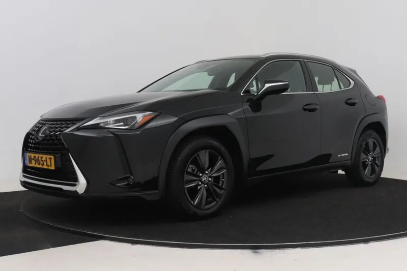 Lexus UX (2020)