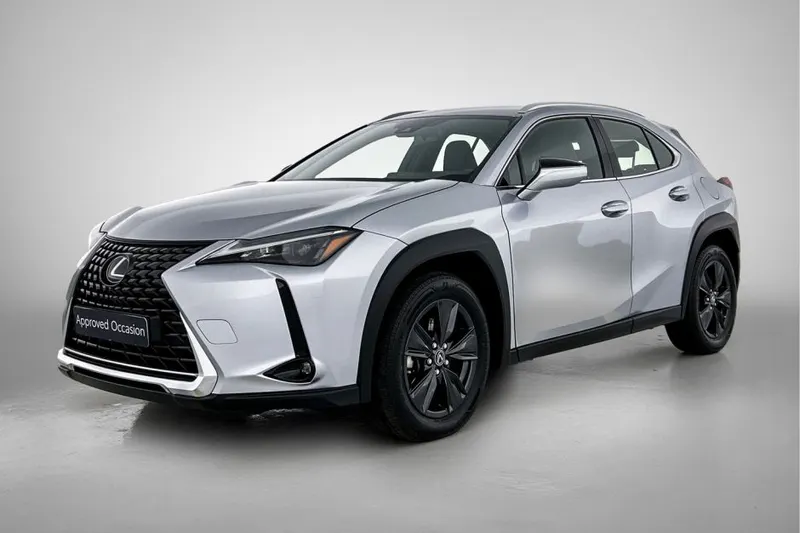 Lexus UX (2024)