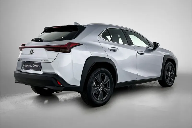 Lexus UX (2024)