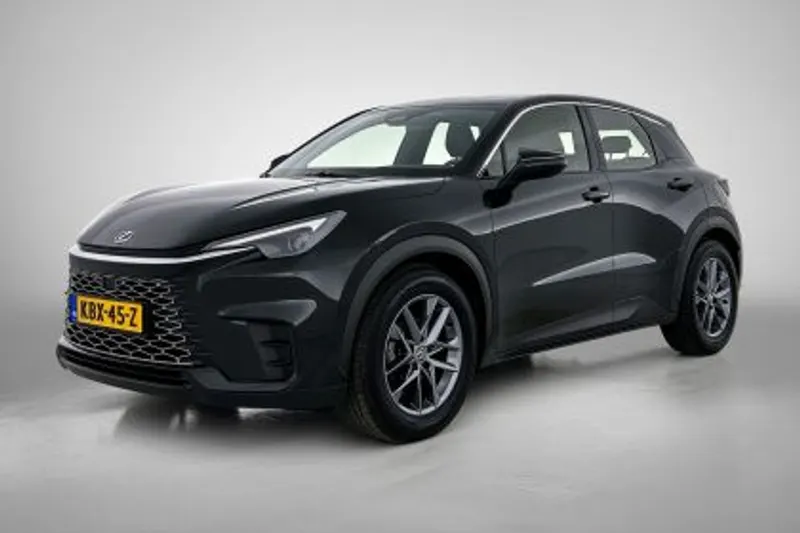 Lexus LBX (2024)