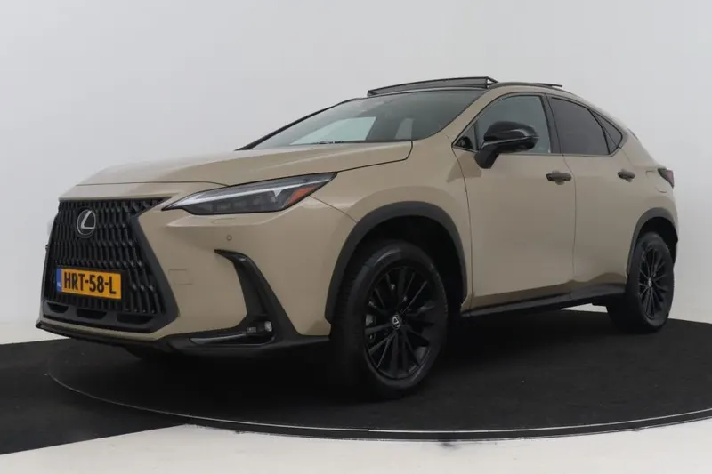 Lexus NX (2025)