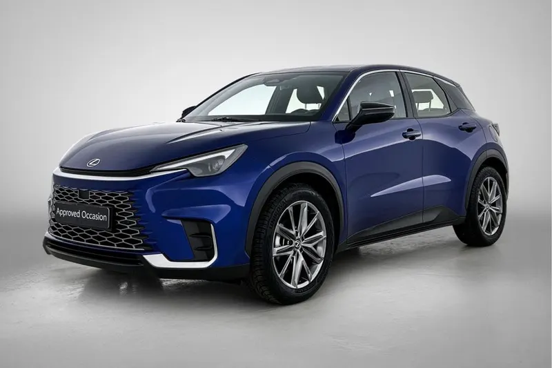 Lexus LBX (2024)