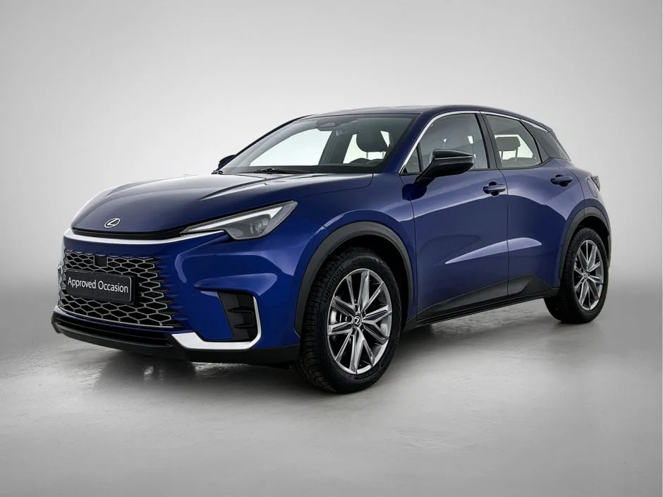 Lexus LBX (2024) — foto 1
