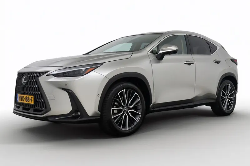 Lexus NX (2025)