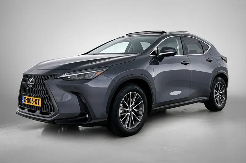 Lexus NX (2023)