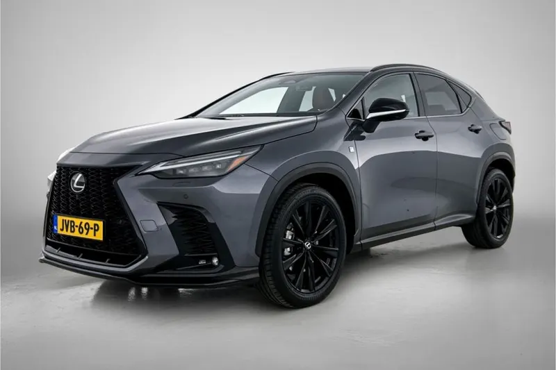 Lexus NX (2024)