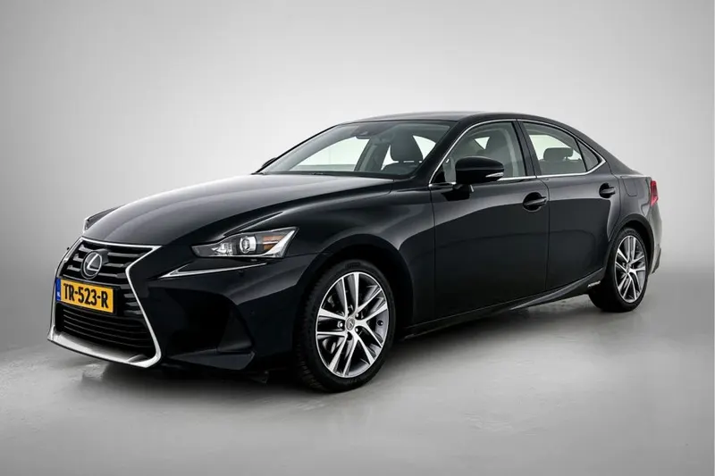 Lexus IS (2018)