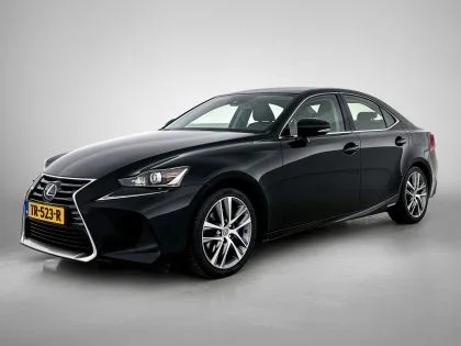 Lexus IS (2018) — foto 1