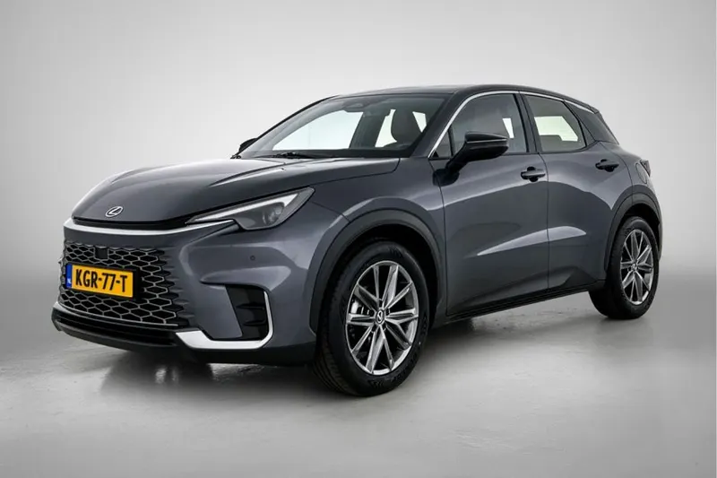 Lexus LBX (2024)