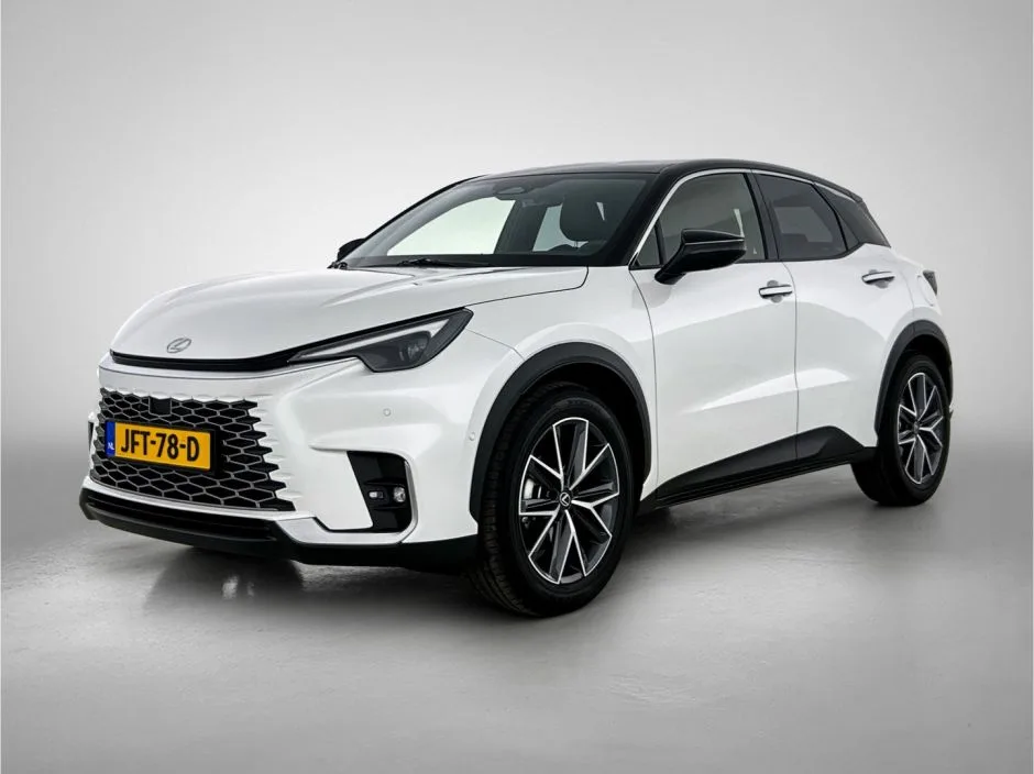Lexus LBX (2025) — foto 1