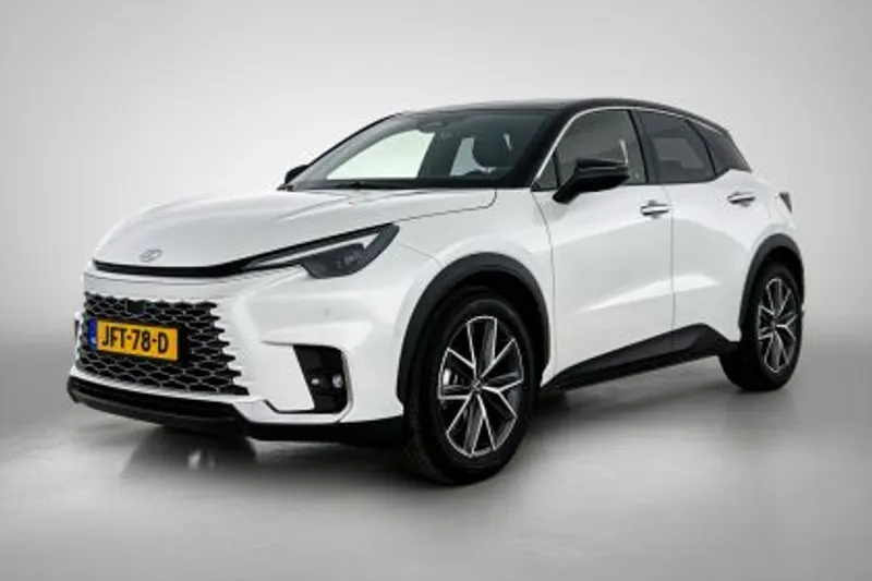 Lexus LBX (2025)
