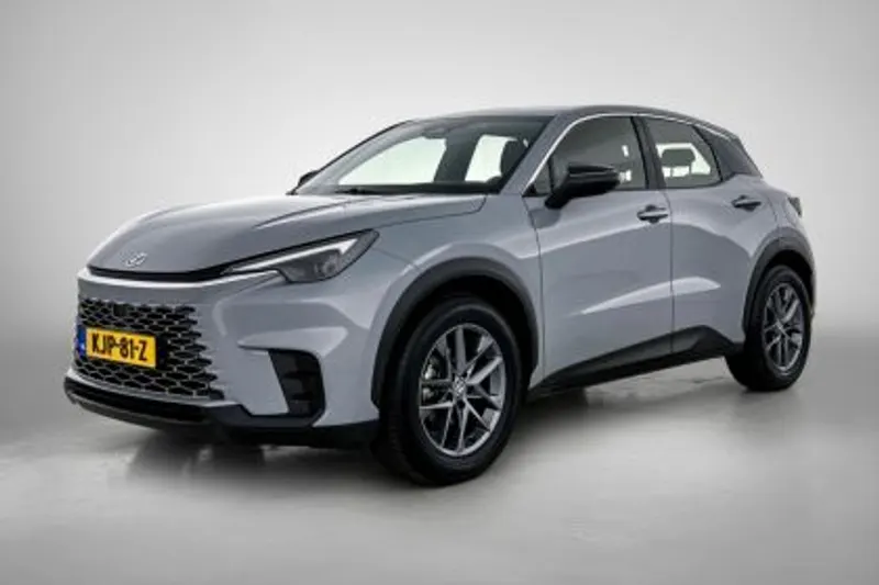 Lexus LBX (2025)