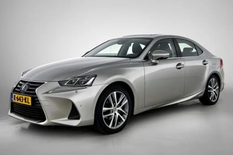 Lexus IS (2021)