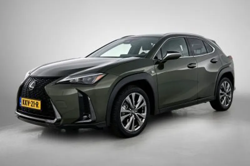 Lexus UX (2025)