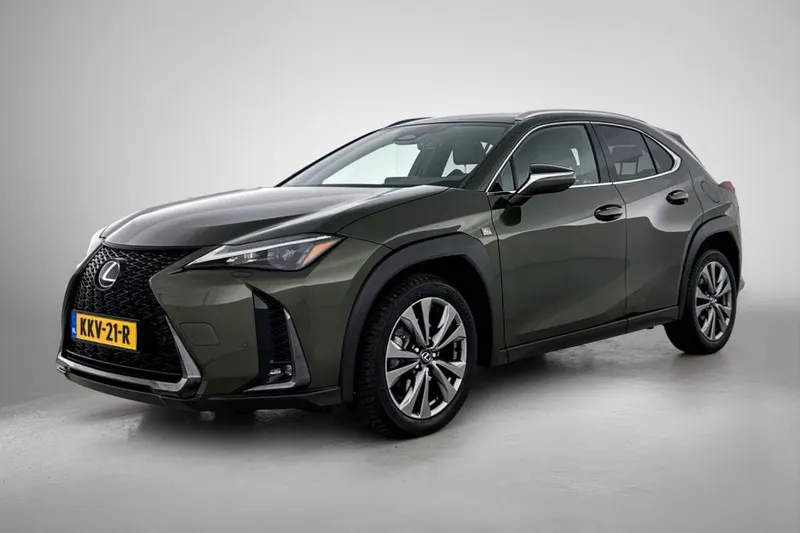 Lexus UX (2025)