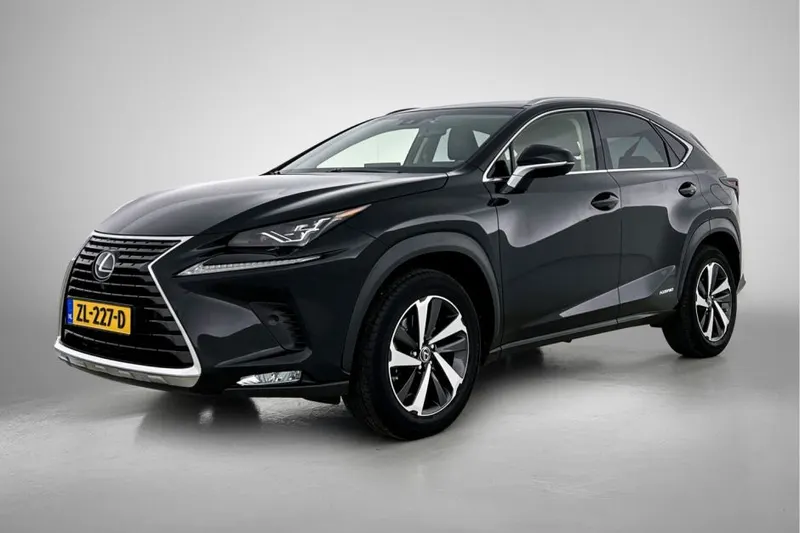 Lexus NX (2019)