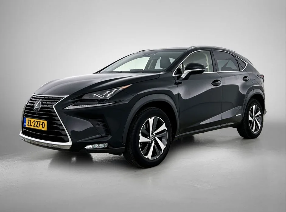 Lexus NX (2019) — foto 1