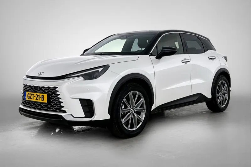 Lexus LBX (2025)