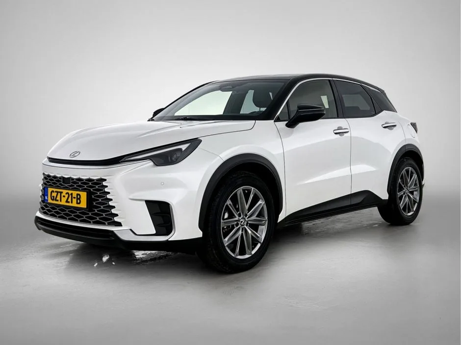 Lexus LBX (2025) — foto 1