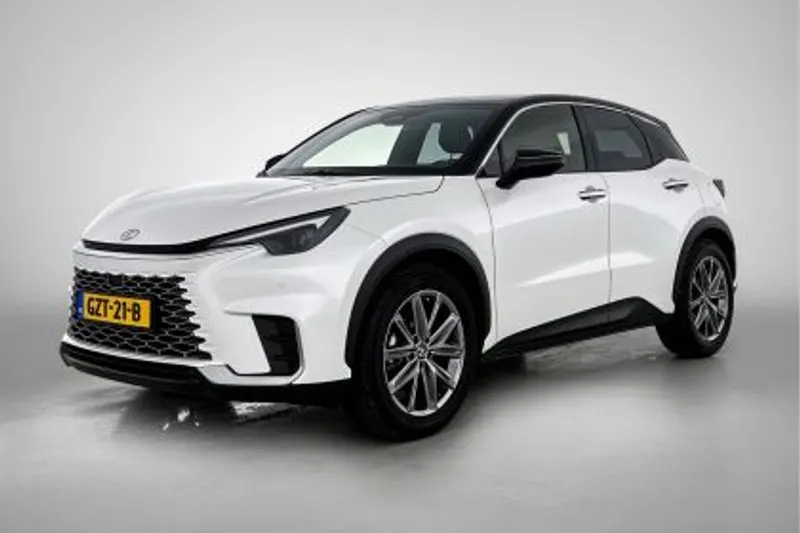 Lexus LBX (2025)
