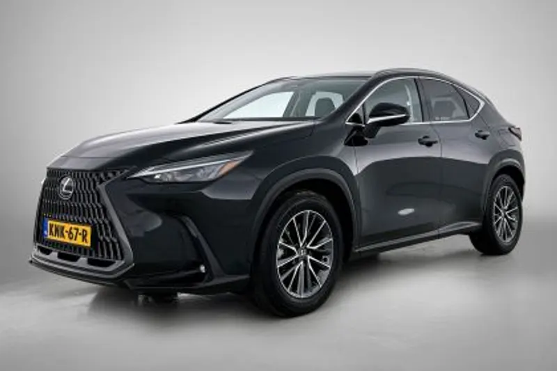 Lexus NX (2025)