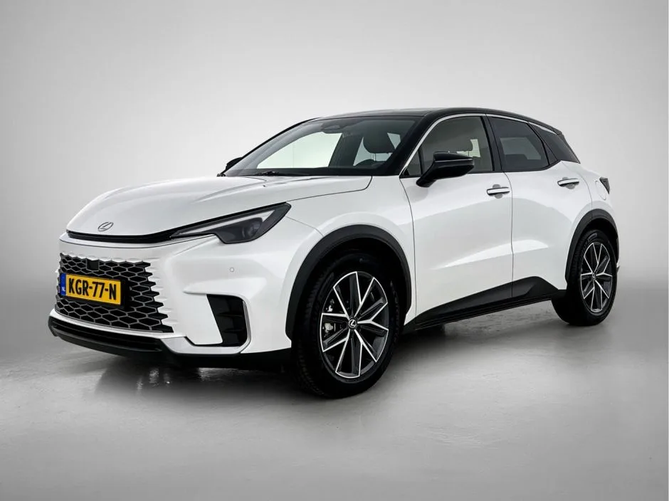 Lexus LBX (2024) — foto 1