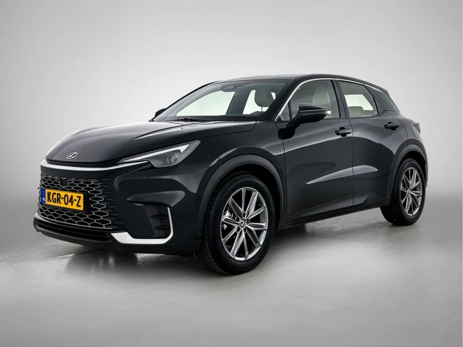 Lexus LBX (2024) — foto 1