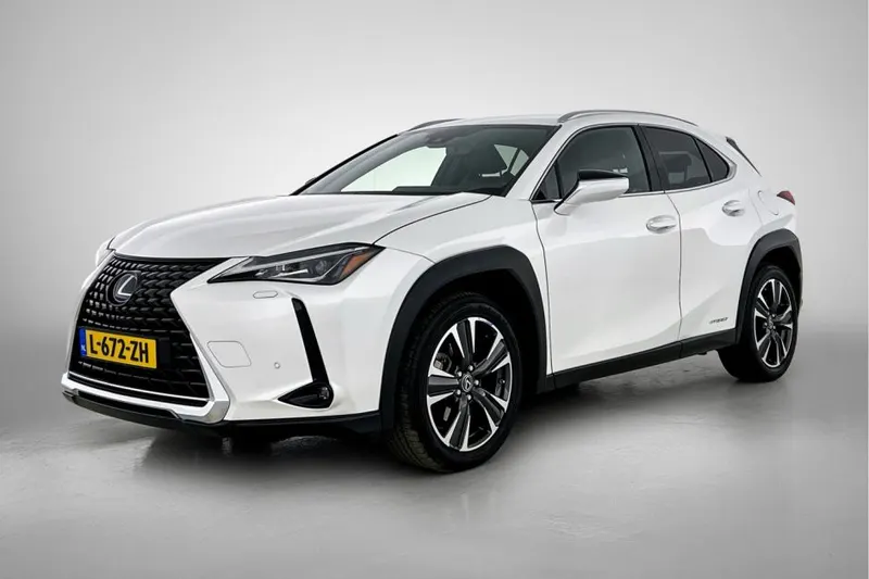 Lexus UX (2020)