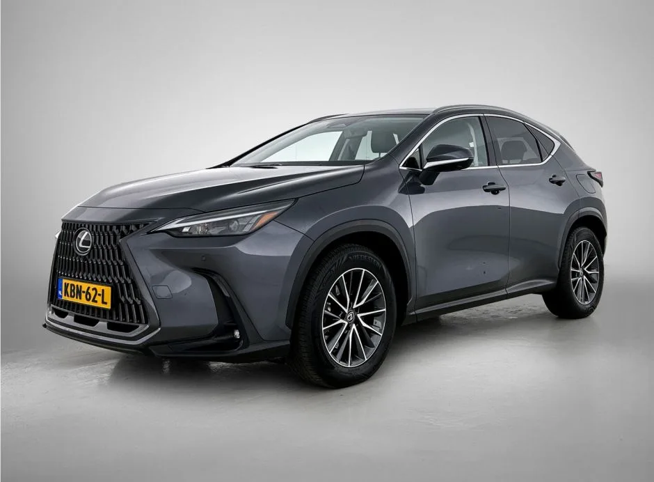 Lexus NX (2022) — foto 1