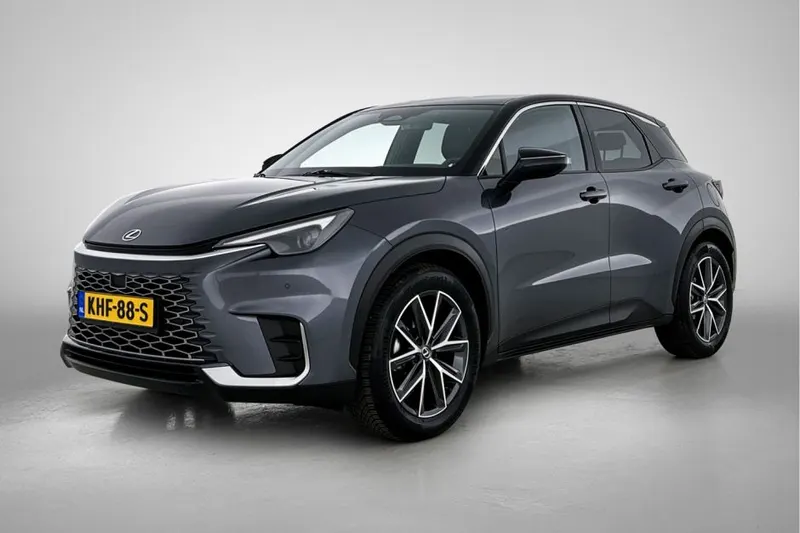 Lexus LBX (2025)