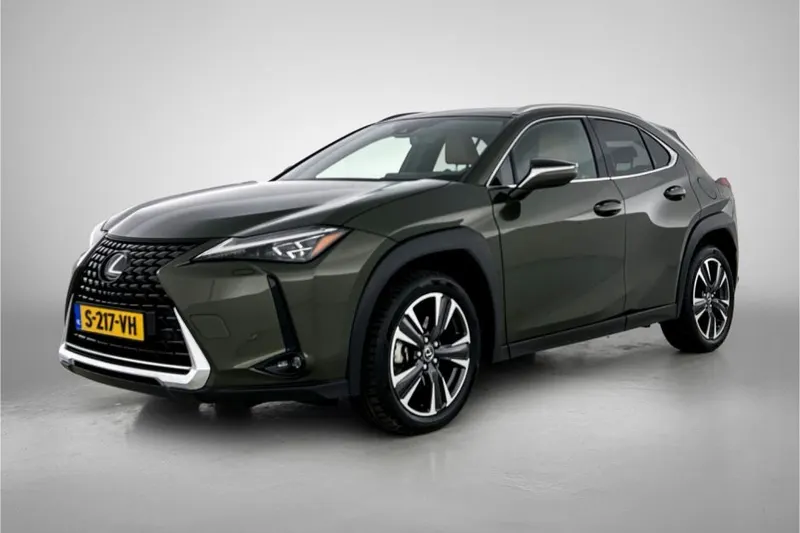 Lexus UX (2023)
