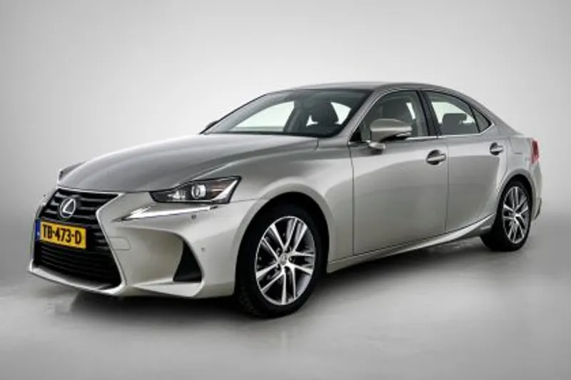 Lexus IS (2018)