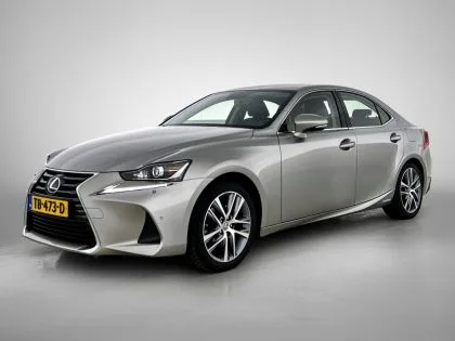 Lexus IS (2018) — foto 1