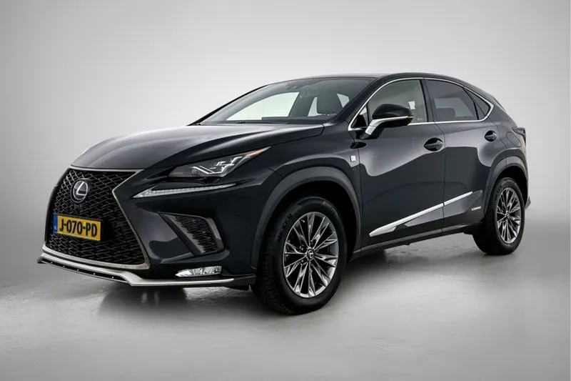 Lexus NX (2020)